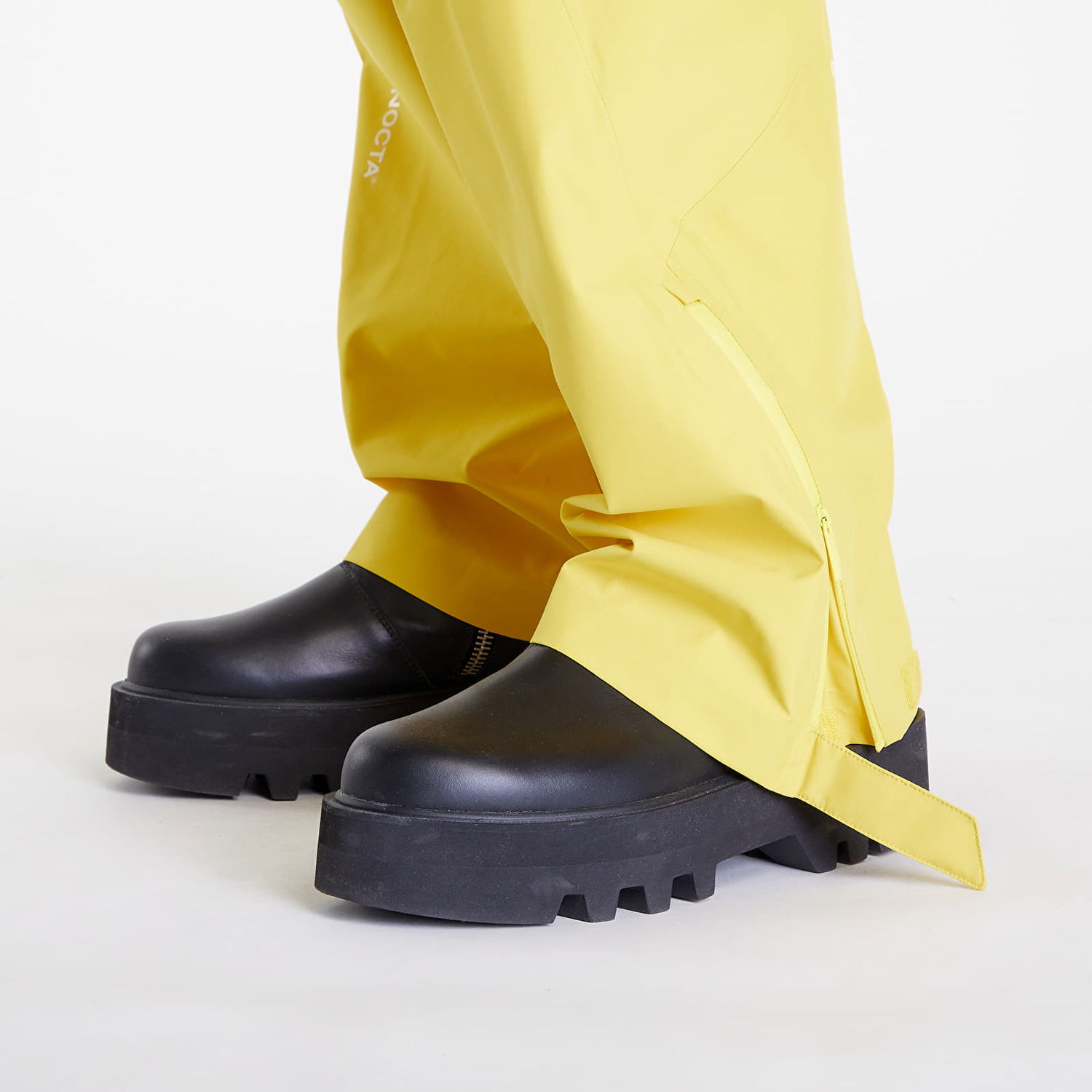 Hlače Nike Nocta x NRG TECH PANT Rumena | FD2197-709, 1