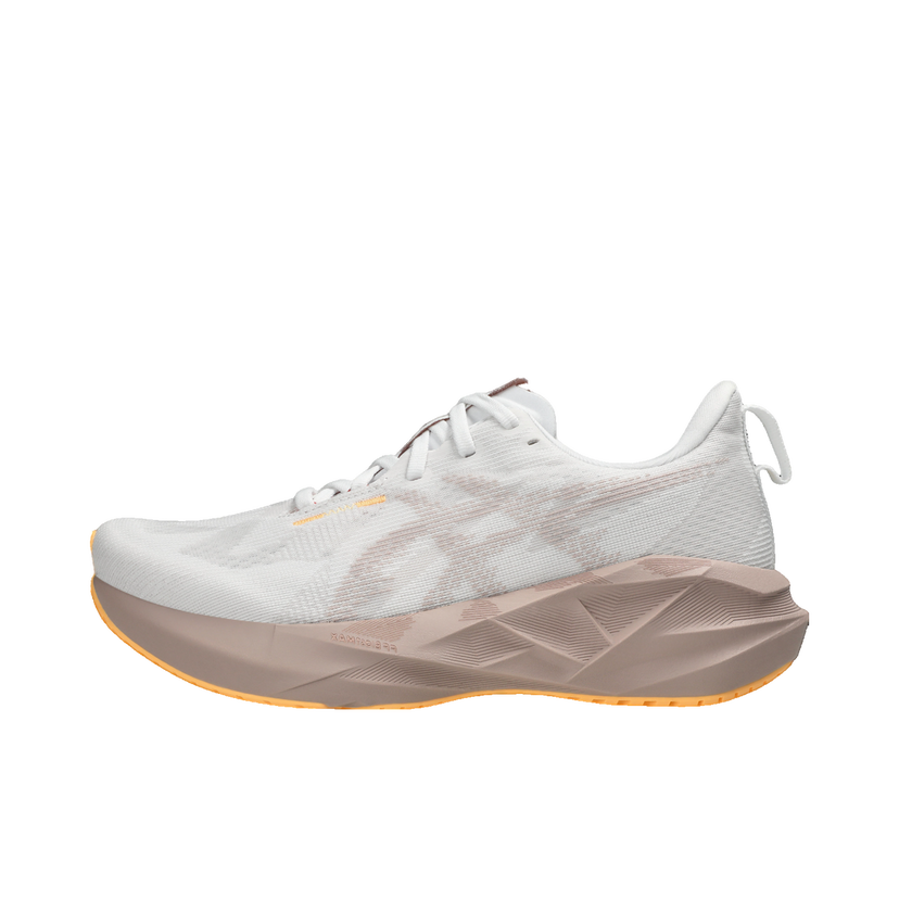 Superge in čevlji Asics NOVABLAST 5 Bela | 1012b765-102