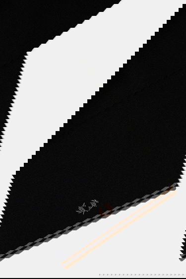 Šala Fred Perry Wool-Blend Knitted Scarf with Wooden Ring and Striped Hem Črna | C9152, 1