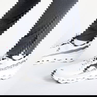 Hlače On Running Weather Pants Lumos Black Črna | 1ME30220553, 3