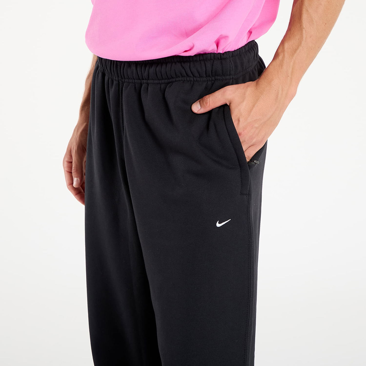 Trenirka Nike Solo Swoosh Fleece Open-Hem Pants Črna | HV1090-010, 1